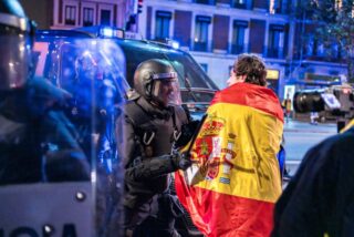 España al revés: un Estado que mima y cuida con esmero a los extraños y castiga a los suyos