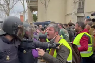 Los agricultores, enfervorizados contra la Polic&iacute;a. 