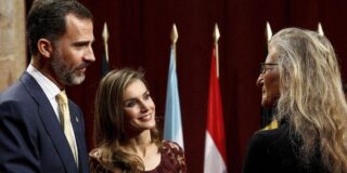 Los Pr&iacute;ncipes de Asturias y la fot&oacute;grafa Anne Leibovitz. 