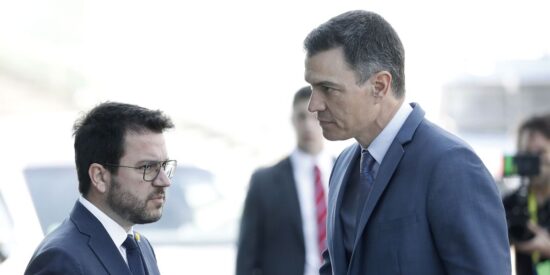 ERC coge con el pie cambiado a Pedro Sánchez convocando elecciones en Cataluña el 12 de mayo