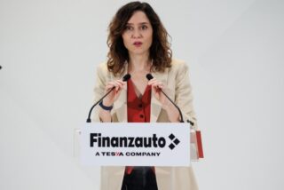 Isabel D&iacute;az Ayuso sopapea un periodista de 'El Pa&iacute;s' por una impertinente pregunta sobre su futuro pol&iacute;tico