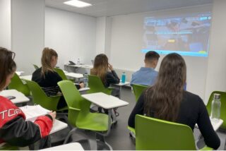 Espa&ntilde;a y el &eacute;xodo juvenil: Tanto PP como PSOE son los responsables de que los j&oacute;venes espa&ntilde;oles no tengan futuro