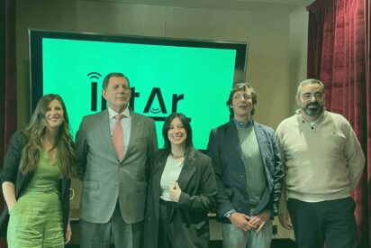 Intar Radio, pioneros en la radiodifusi&oacute;n generada por Inteligencia Artificial