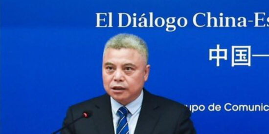 Hu Kaihong, el Viceministro responsable de la Oficina Central de Progreso Cultural y &Eacute;tico.