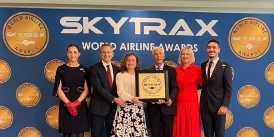 Iberia vuela alto: recibe el 'Oscar de la aviaci&oacute;n' al mejor personal de aerol&iacute;neas de Europa