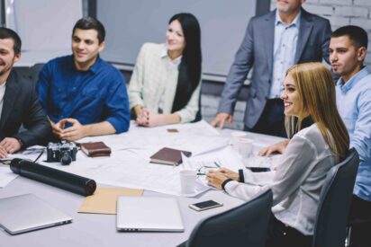 Los j&oacute;venes eligen el sector asegurador por su oferta en IA y tecnolog&iacute;a