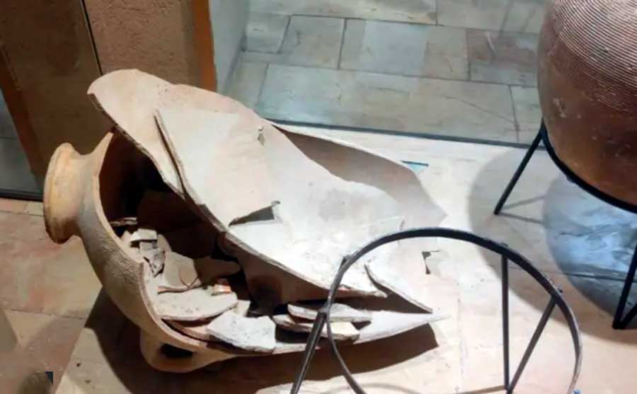 Un ni&ntilde;o travieso rompe una vasija de 3.500 a&ntilde;os de antig&uuml;edad en un museo de Israel