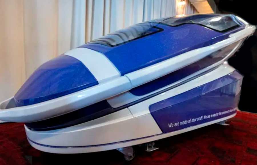 &iexcl;Esc&aacute;ndalo en Suiza! La pol&eacute;mica c&aacute;psula suicida se estrena con tragedia y m&uacute;ltiples detenidos