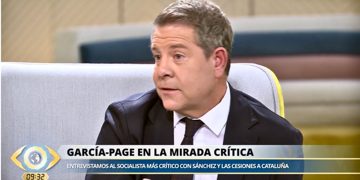 El &lsquo;gallina&rsquo; Page vuelve a afilar el cuchillo contra S&aacute;nchez mientras sigue sin rebelarse contra los desmanes de Moncloa