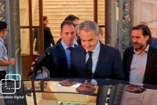 Brutal escrache a Zapatero con gritos de "traidor" y "c&oacute;mplice de Maduro" en el Ateneo de Madrid