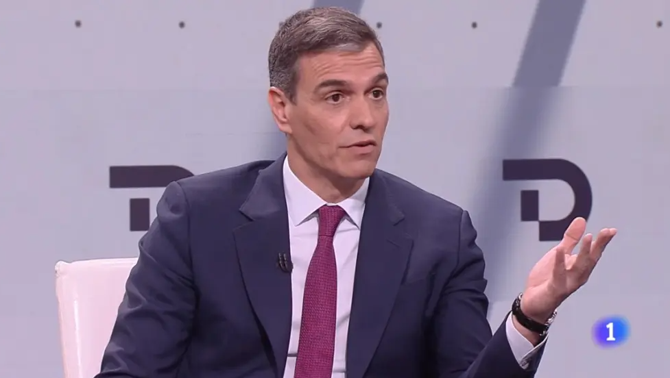 El marido de Bego&ntilde;a cambia la ley de RTVE para tener el control absoluto y convertirla en TeleS&aacute;nchez