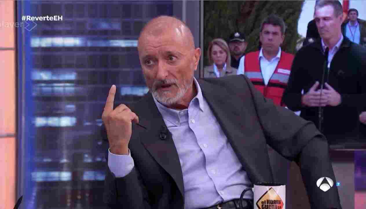Pérez-Reverte lanza una demoledora advertencia al Gobierno Sánchez tras ver lo catastrófica y sectariamente que gestiona la DANA
