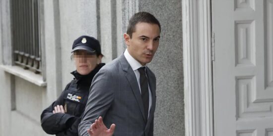 Juan Lobato (PSOE) siembra el pánico en Moncloa: el juez autoriza el volcado de su conversación con la 2 de Óscar López