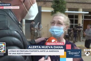 Brutal rebote contra S&aacute;nchez de una vecina de Paiporta afectada por la DANA: "No tiene que dimitir, lo tienen que tirar"