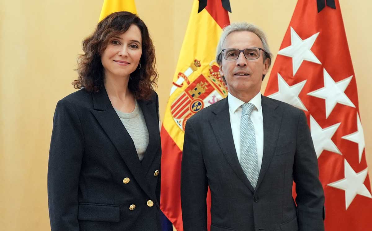 Díaz Ayuso se reúne con el embajador de Colombia en España para presentar la región como destino turístico e inversor