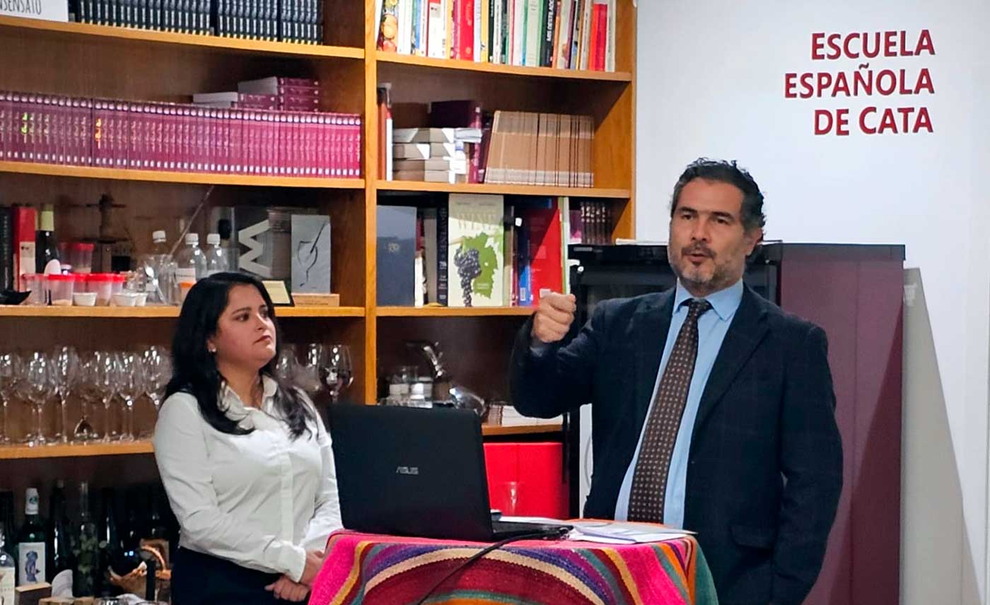 El Pisco protagonista en la Masterclass que se celebró en la Escuela Española de Cata