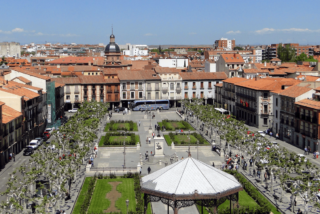 La Comunidad de Madrid desbloquea terrenos municipales para construir viviendas de alquiler asequible