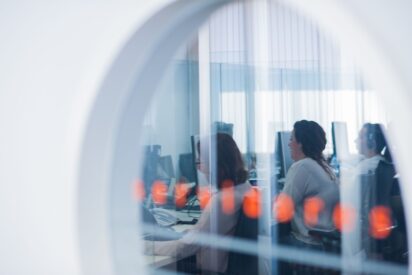 El servicio de teleasistencia, crucial en la DANA: 372.000 comunicaciones para ayudar a los más vulnerables