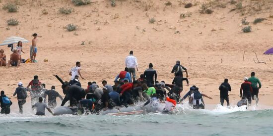 José Manuel García Albarrán: "El cinismo humanitario o la permisividad de la ‘invasión’"