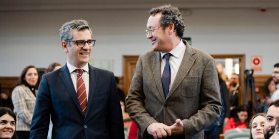 El fiscal general &lsquo;sale de la cueva&rsquo; tras su imputaci&oacute;n y Bola&ntilde;os saca las rodilleras para hacerle la pelota