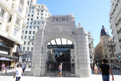 Pánico en el Metro: un delincuente intenta matar a un policía luego de robarle la pistola