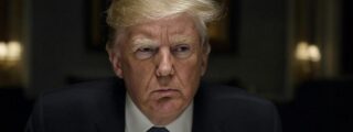 Trump desayun&aacute;ndose a Europa