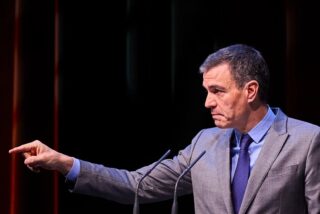 Encuestas / 'El Pa&iacute;s' ya no puede tapar la peste sanchista: "El PSOE obtiene su peor dato"