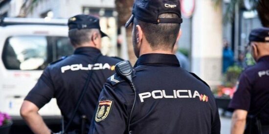 La Policía destapa la compraventa de una recién nacida en Móstoles: cinco detenidos, incluida la madre biológica