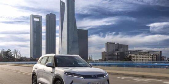 BYD supera a Tesla: el gigante chino que revoluciona el mercado de vehículos eléctricos