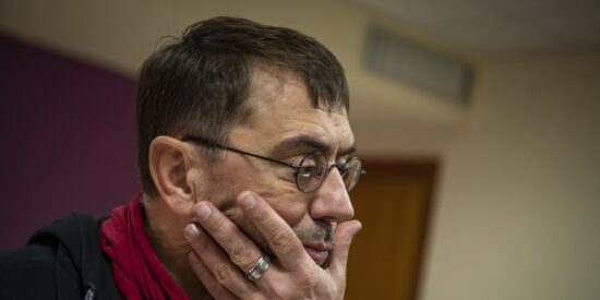 El sufrimiento de ser estudiante con Monedero: del chiste machista a la sanci&oacute;n por acoso