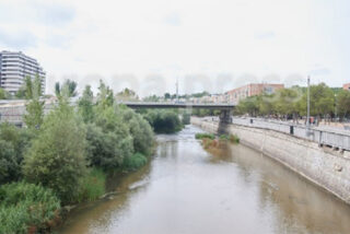 El r&iacute;o Manzanares al borde del desbordamiento: Madrid en alerta m&aacute;xima