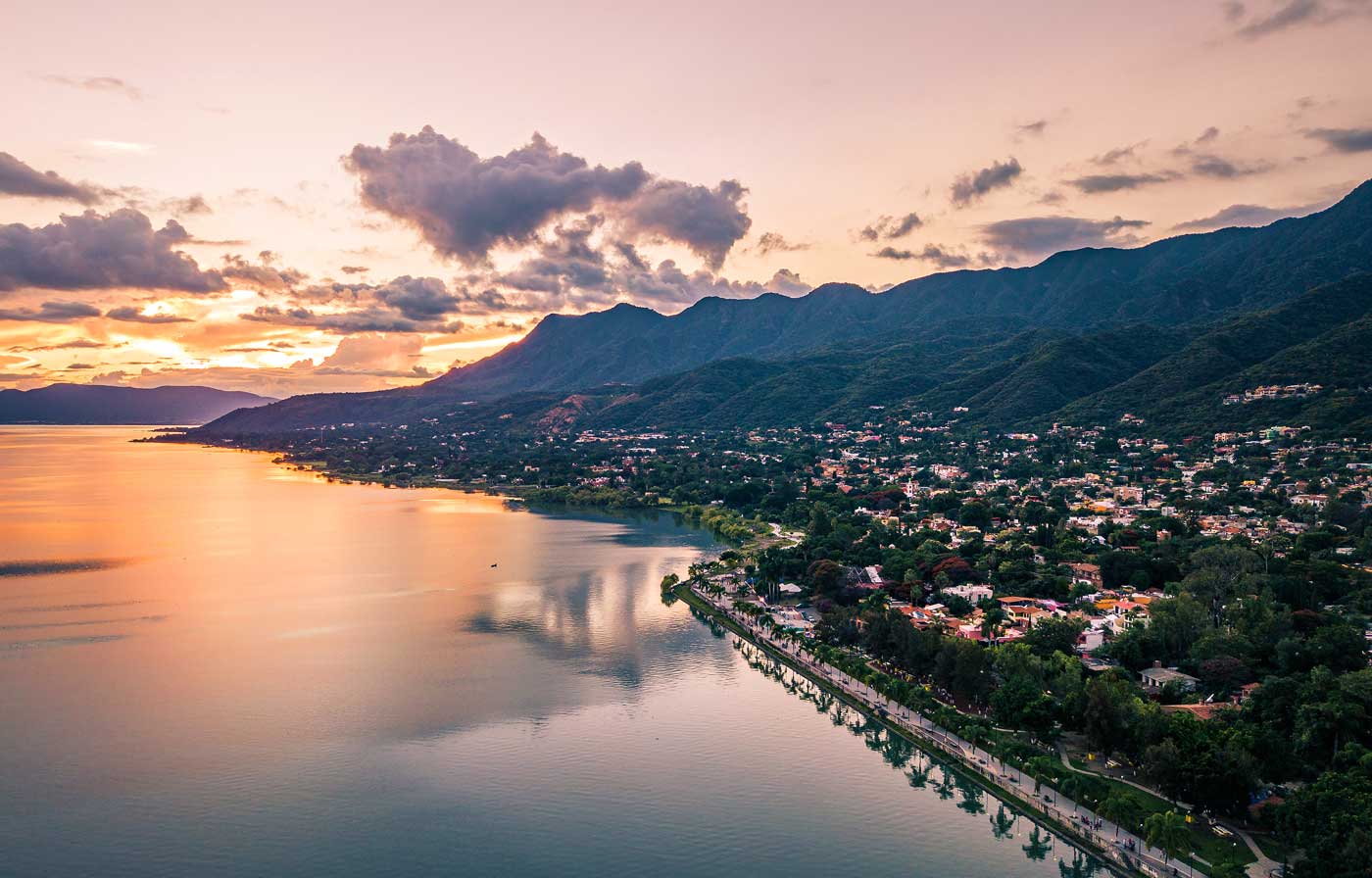 Ajijic, el refugio mexicano donde miles de estadounidenses viven "como reyes"