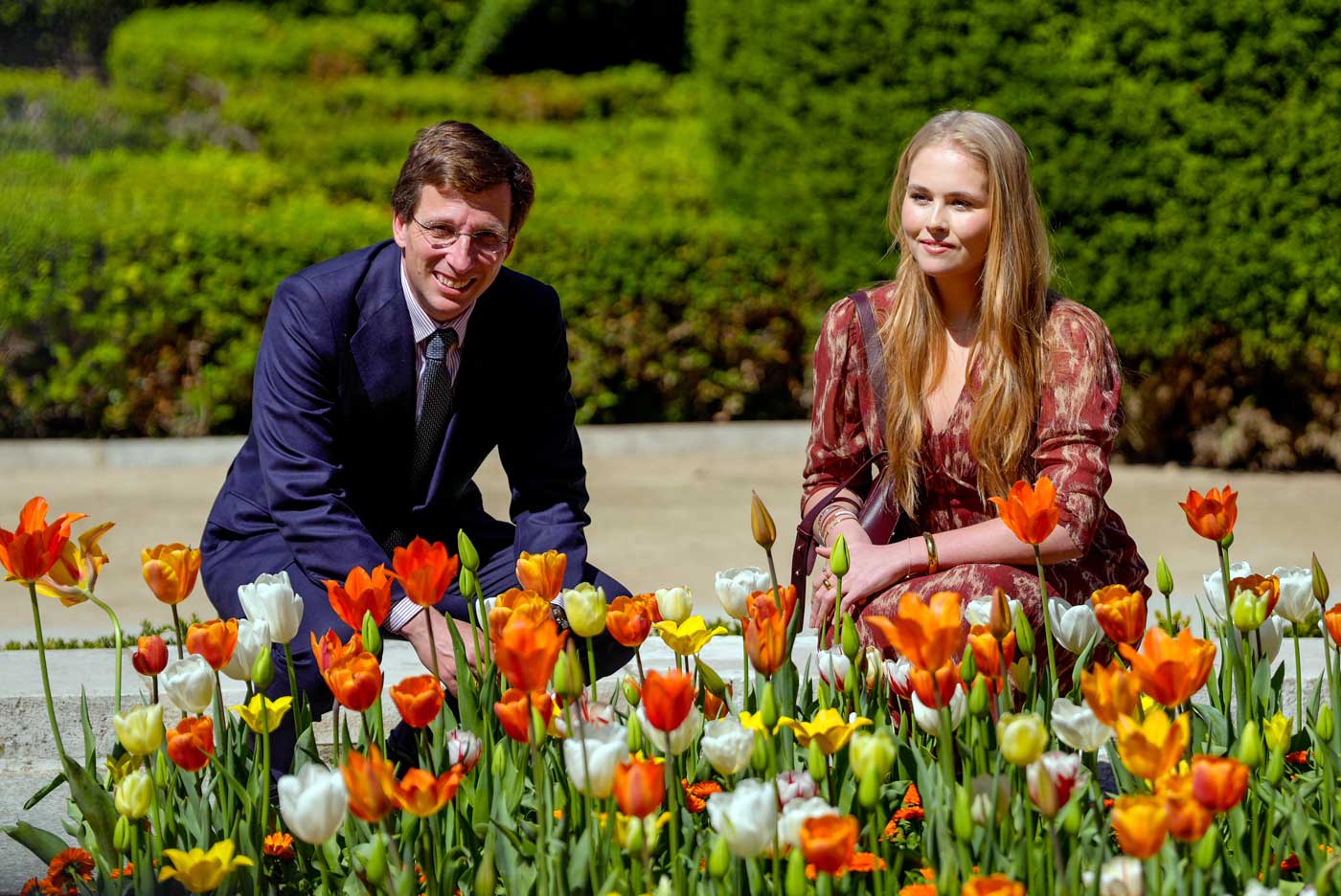 Almeida y la princesa de Orange inauguran el jard&iacute;n de tulipanes donados por Pa&iacute;ses Bajos a Madrid