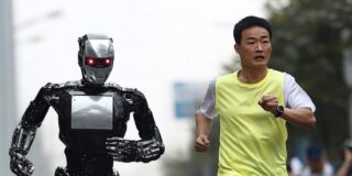 Humanos contra robots en la maratón de Pekín