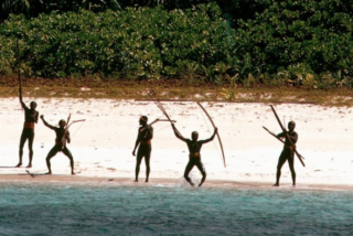 Arrestan a un turista estadounidense tras intentar contactar con la tribu m&aacute;s aislada del mundo