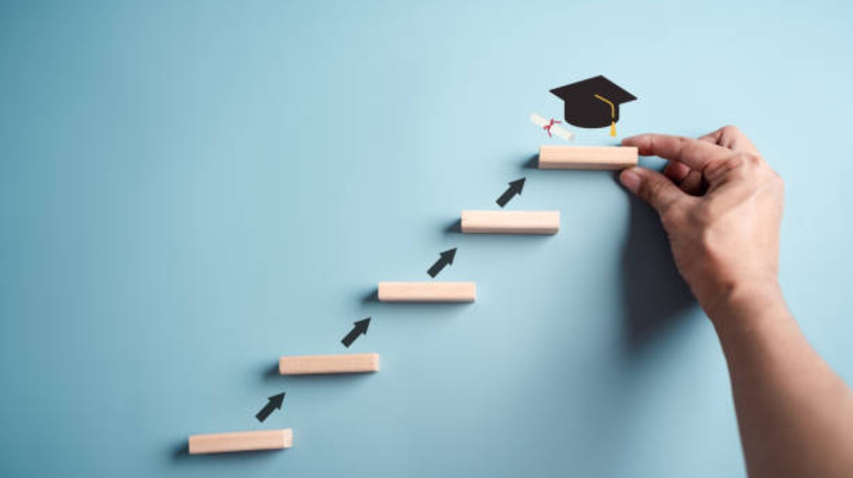 Estudios, Universidad y Educaci&oacute;n