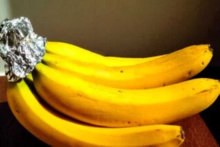 Papel de aluminio: el truco para mantener tus pl&aacute;tanos sigan amarillos y no se llenen de manchas marrones