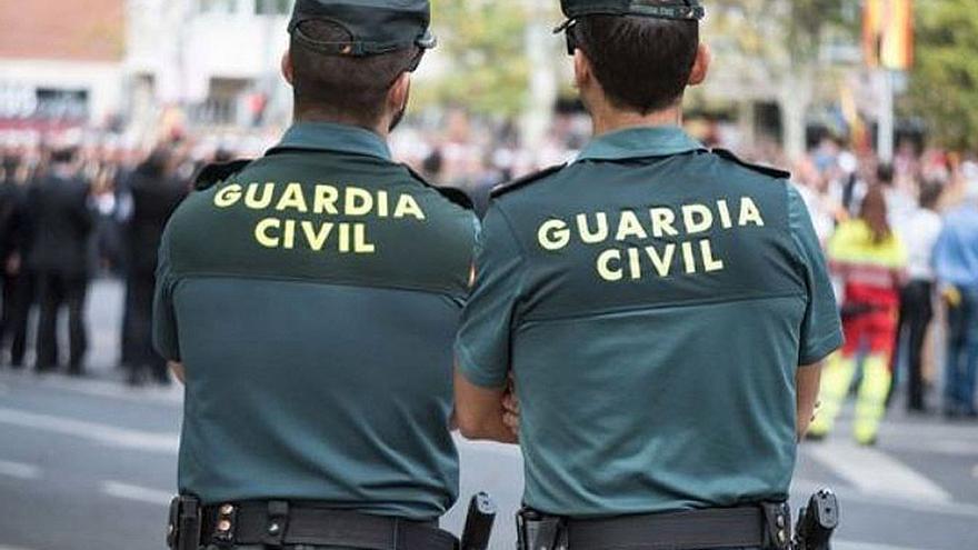Pareja de la Guardia Civil