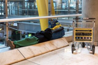 Cerrojo en Barajas: por las noches solo pasarán a las terminales los viajeros con billete, familiares y trabajadores