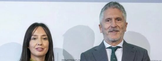  La directora de la Guardia Civil, Mercedes Gonz&aacute;lez, y el ministro del Interior, Fernando Gra