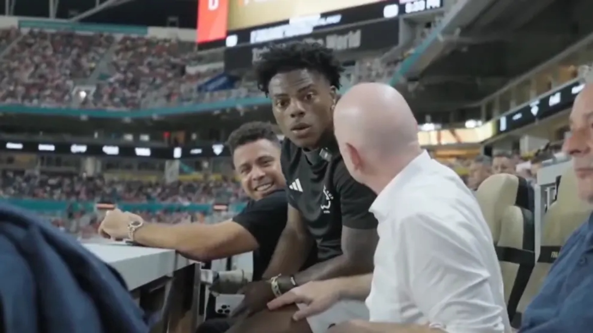 Infantino cede su asiento al youtuber Speed