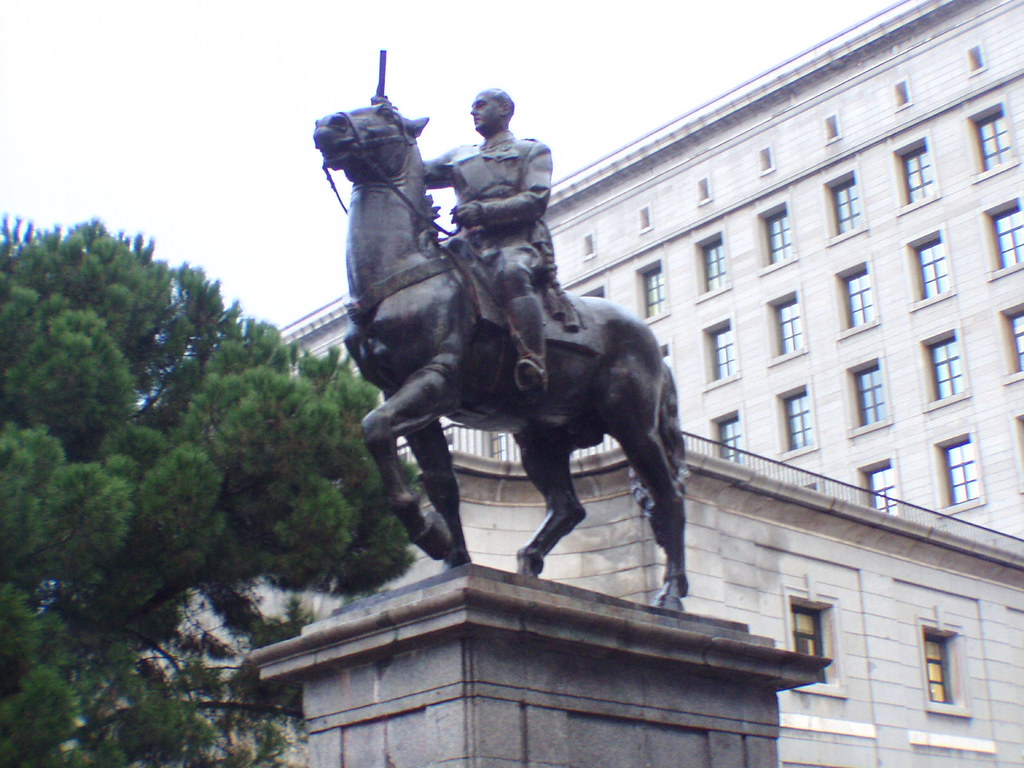 La estatua ecuestre de Franco en Nuevos Ministerios