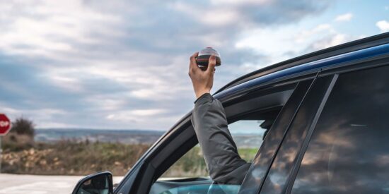 La baliza V16: un im&aacute;n para ladrones en las carreteras