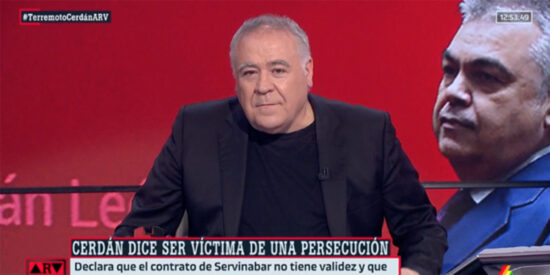 Ferreras echa gasolina a la pira donde se 'quema' Santos Cerd&aacute;n: "&iexcl;Es una tomadura de pelo!"