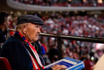 Telefónica y Atlético de Madrid ofrecen una solución tecnológica pionera para aficionados con discapacidad visual