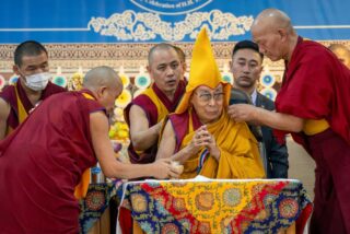 Los monjes budistas y el Dalai Lama