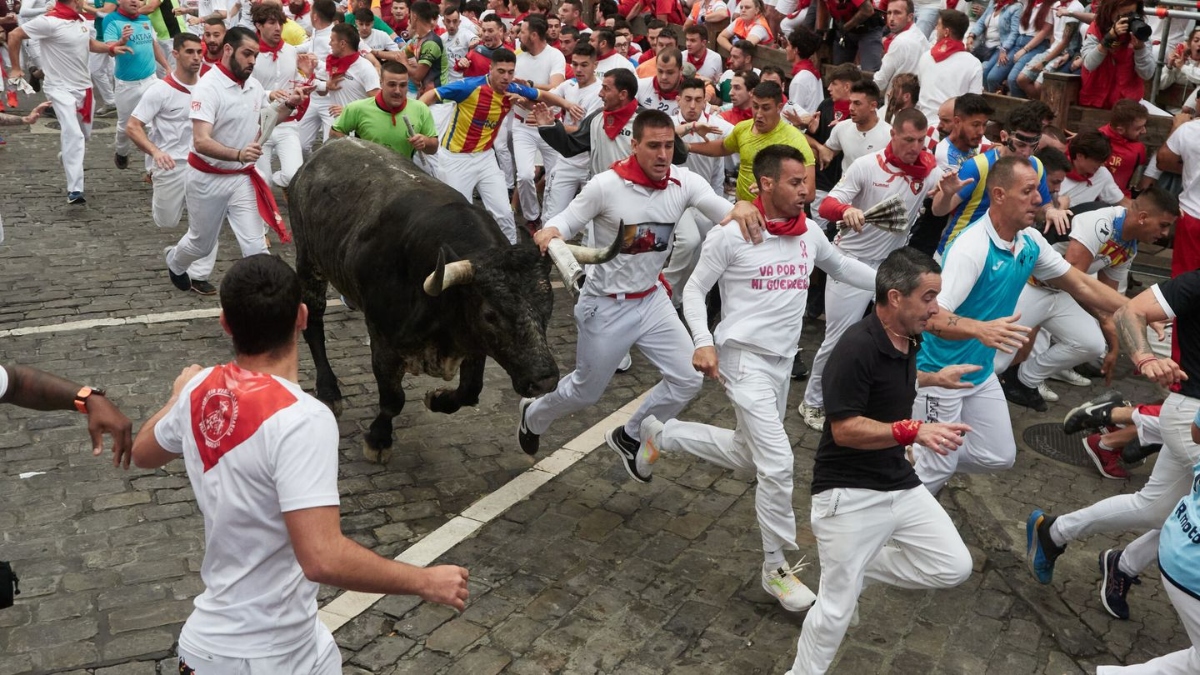 Primer encierro San Fermín 2025 (1)