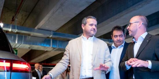 La Comunidad de Madrid inaugura el mayor punto de recarga eléctrica en Nuevos Ministerios