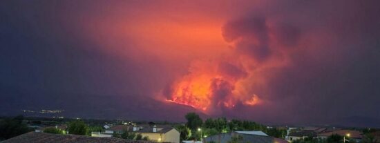 Cabezabellosa rodeada por el fuego (1)