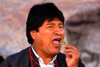 Evo Morales mascando coca
